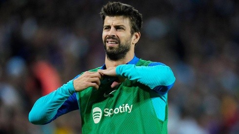 Gerard Piqué en calentamiento con Barcelona.