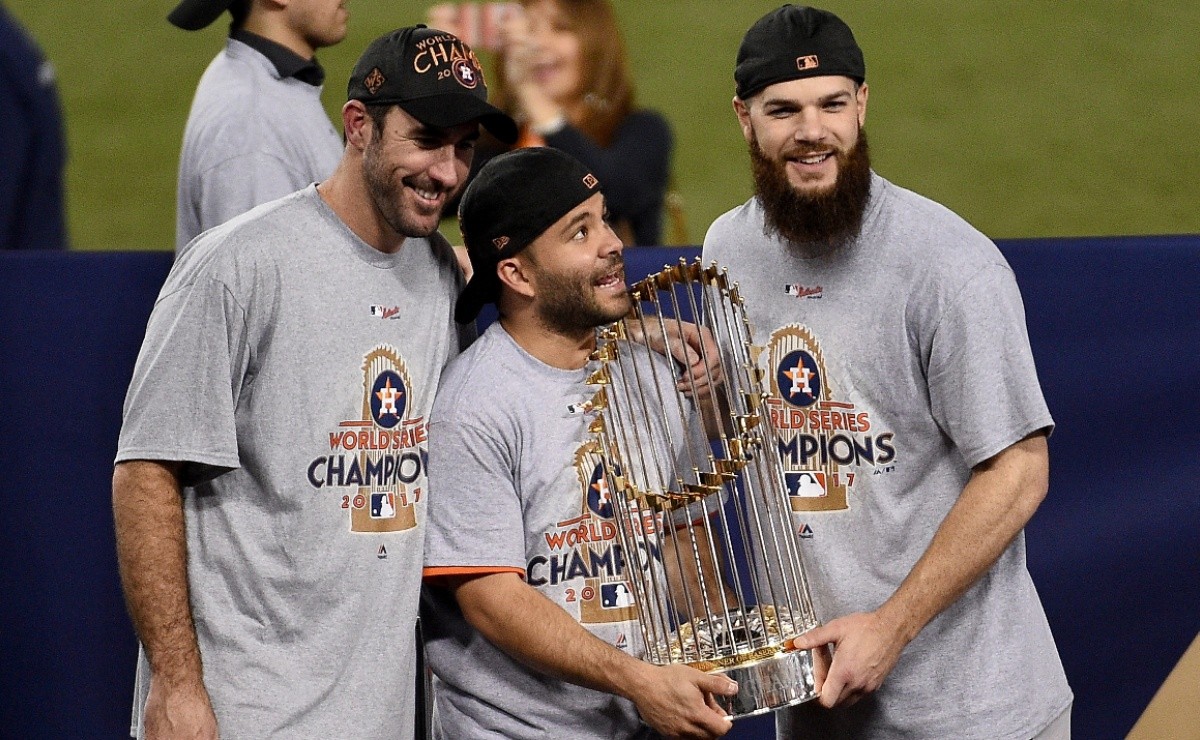 Houston astros 2022 world series champions commissioner's trophy