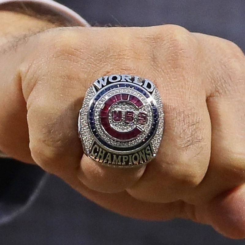 Royals give World Series rings to 700+ employees 