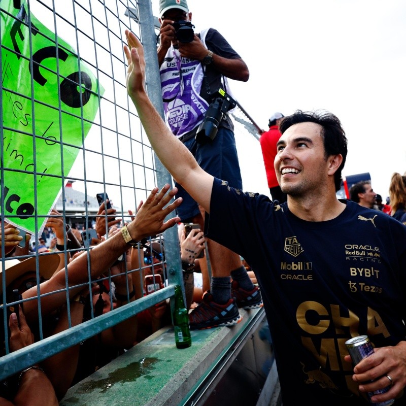 Tras ganar el campeonato de constructores con Red Bull, Checo Pérez expresó un deseo a futuro