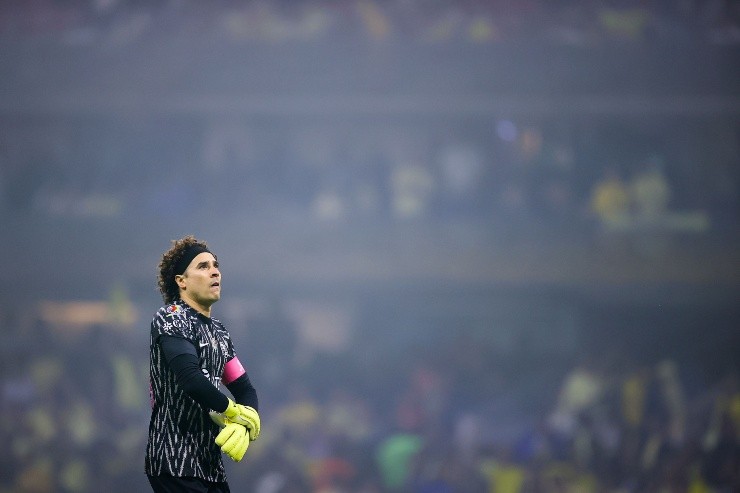Ciudad de Mexico, 22 de octubre de 2022. Guillermo Ochoa, durante el partido de vuelta de las Semifinales del torneo Apertura 2022 de la Liga BBVA MX, entre las Águilas del America y los Diablos Rojos del Toluca, celebrado en el Estadio Azteca. Foto: Imago7/ Eloisa Sánchez