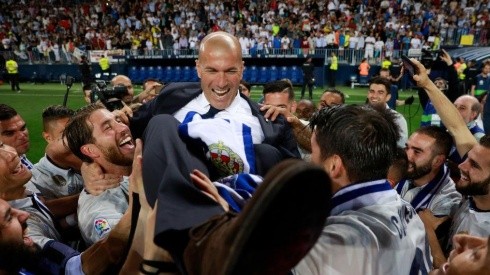 Zinedine Zidane, cerca de despertarse de la siesta.