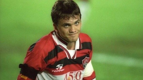 Foto: Divulgação/Vitória - Petkovic atuou no Vitória de 1997 a 1999