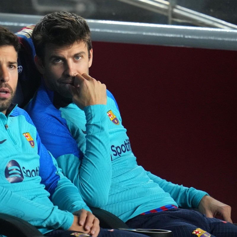 Barcelona negocia las salidas de Piqué y Alba