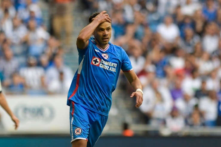 Cruz Azul aún no define el futuro de Ángel Romero. Créditos: Imago7