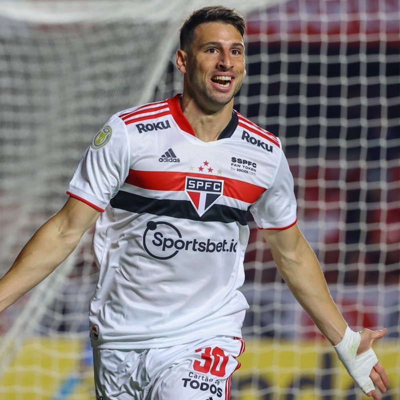 Calleri fires Sao Paulo to win over Santos