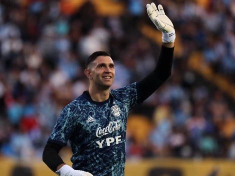 Qatar 2022: goleiro argentino leva joelhada na cabeça e preocupa Scaloni