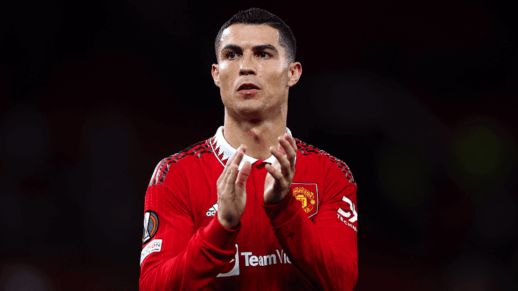 Cristiano Ronaldo lucha por la titularidad en Manchester United