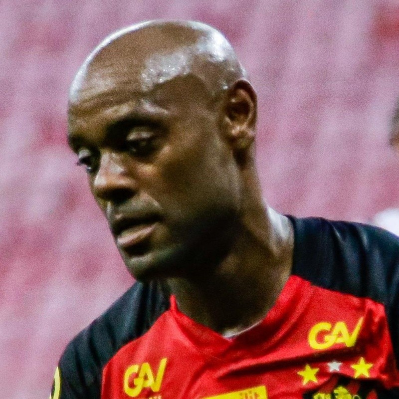 Situação de Vagner Love e + 1 é entregue na web e dupla pode ficar no Sport