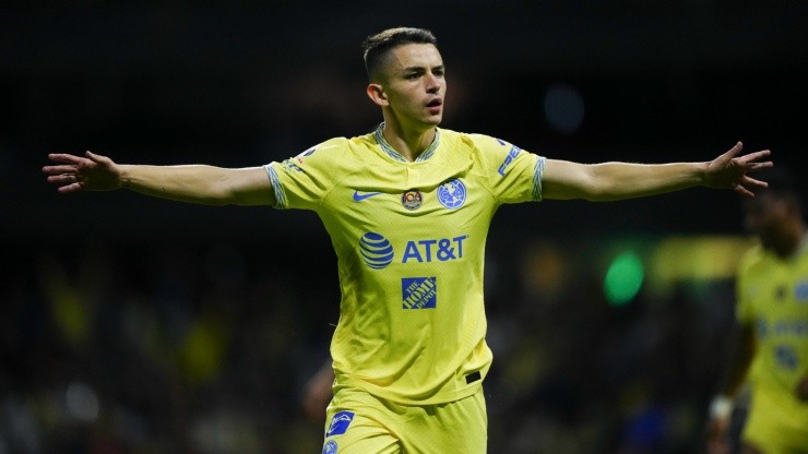 Ciudad de Mexico, 15 de octubre de 2022. Álvaro Fidalgo en festejo de gol, durante el partido de vuelta de los Cuartos de Final del torneo Apertura 2022 de la Liga BBVA MX, entre las Águilas del America y el Club Puebla, celebrado en el estadio Azteca. Foto: Imago7/ Rafael Vadillo