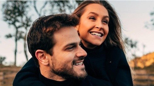 Carla Diaz comemora um ano de relacionamento e faz declaração romântica a Felipe Becari. Imagem: Reprodução/Instagram oficial da atriz.