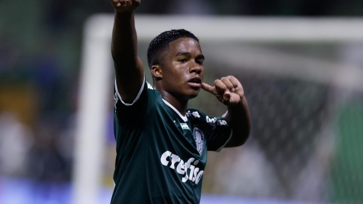 Endrick en festejo con Palmeiras.