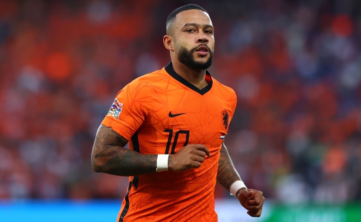 NAME SOMEONE MORE IN FORM THAN MEMPHIS DEPAY 🦁 Another goal, and