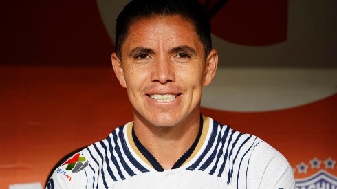 Efraín Velarde en uno de sus últimos partidos con Pumas.