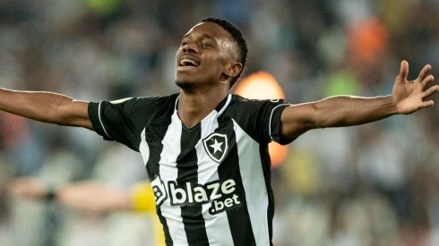 Foto: Jorge Rodrigues/AGIF - Jeffinho vem se destacando no Botafogo