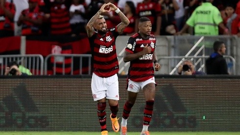 Flamengo visita al Coritiba por la fecha 36 del Brasileirao.