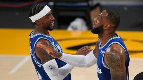 LeBron James con Kentavious Caldwell-Pope.