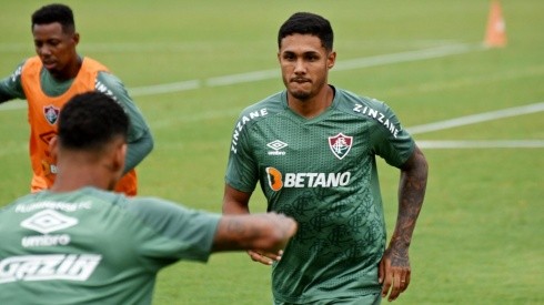 Foto: Mailson Santana/Fluminense/Divulgação - Cristiano: lateral pode perder vaga de titular