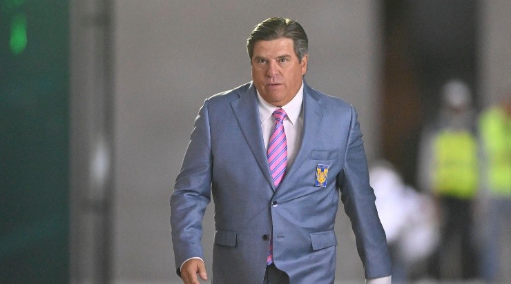 Pachuca, Hidalgo, 16 de octubre de 2022. Miguel Herrera durante el partido de vuelta de los Cuartos de Final del torneo Apertura 2022 de la Liga BBVA MX, entre los Tuzos del Pachuca y los Tigres de la UANL, celebrado en el estadio Hidalgo. Foto: Imago7/ Etzel Espinosa