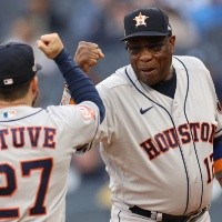 Astros de Houston - Escribiendo su propia historia. ✍️ 📜 José Altuve.  ¡Grande! #PorLaH