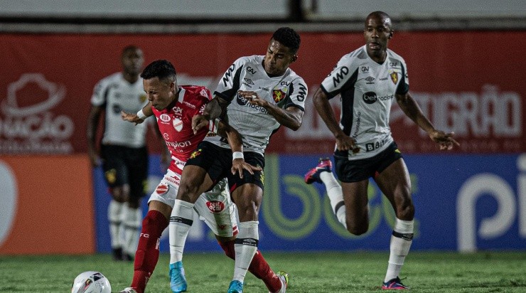 Foto: Heber Gomes/AGIF - Último jogo do Sport foi contra o Vila Nova.