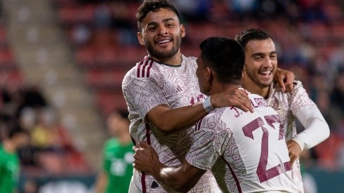 Vega anotó frente a Irak su quinto gol con la Selección absoluta de México