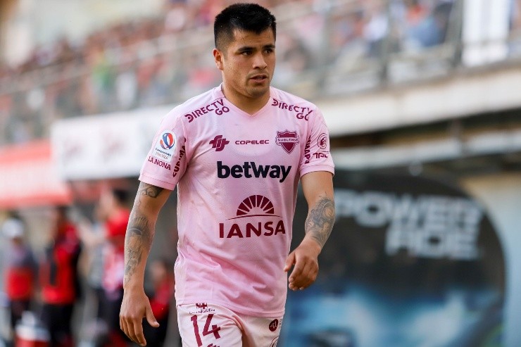 El defensor de Ñublense hizo un gran 2022 | Foto: Agencia Uno 