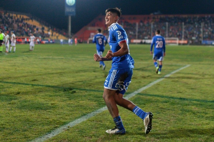 Para Basaure el defensor Azul tiene muchas condiciones | Foto: Agencia Uno 