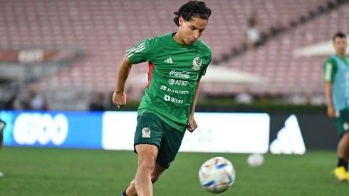 Diego Lainez se presentó en la práctica de la Selección de México.