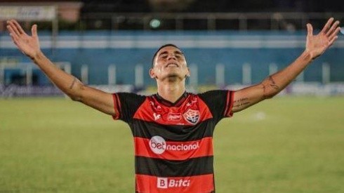 Foto: Arquivo Pessoal Léo Gomes/Instagram - Léo Gomes foi um dos destaques do Vitória na temporada