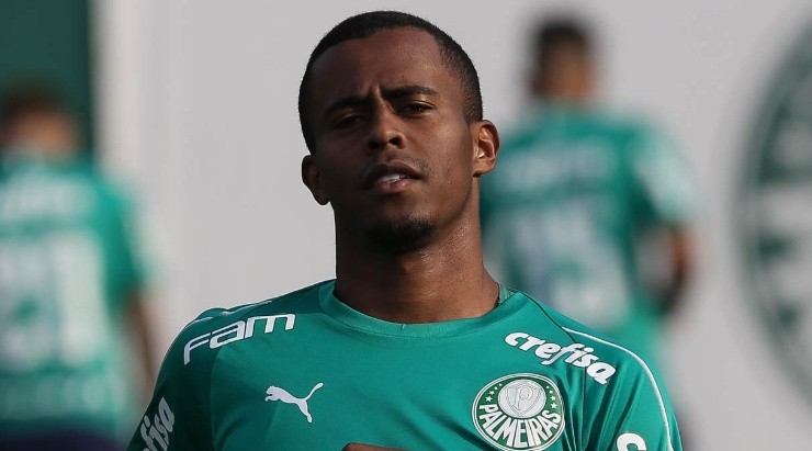 Foto: Flickr Oficial do Palmeiras - Carlos Eduardo é um dos que não estão nos planos, mas tem vínculo.