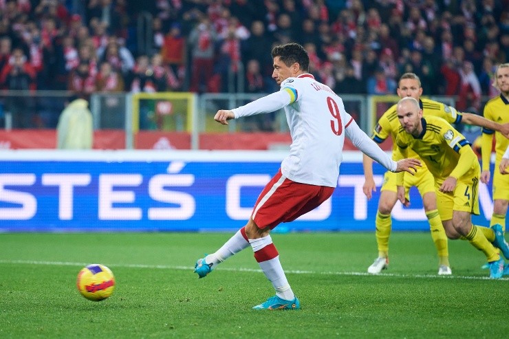 Robert Lewandowski eliminó a Suecia