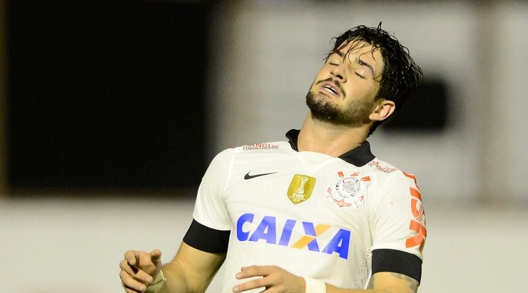 Foto: Mauro Horita/AGIF - Pato não deixou boas lembranças no Corinthians.