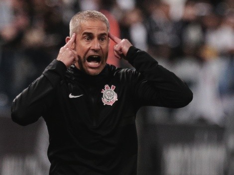 “Vai contratar”; ‘Pupilo’ de Sylvinho acerta saída do Corinthians e presidente rival comenta
