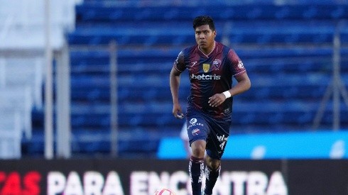 Jonathan Sánchez fichó por Pumas.