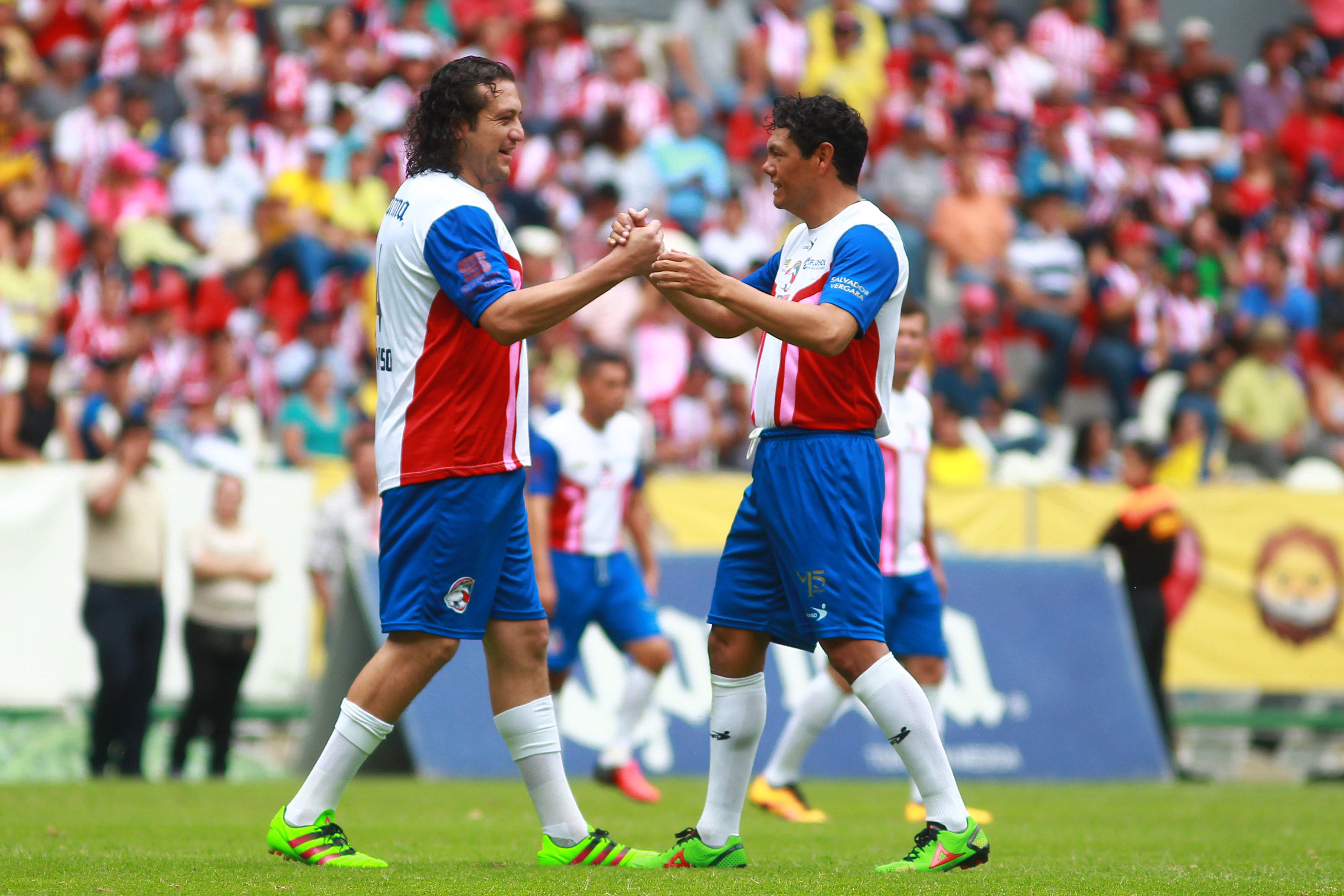 Chivas vs America - Clasico historico: cien a�os de rivalidad