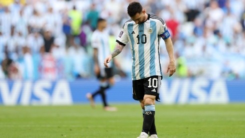 Lionel Messi sufrió en el debut