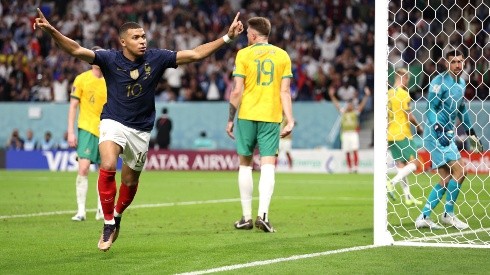 Festejo de Mbappé, la gran estrella de Francia.