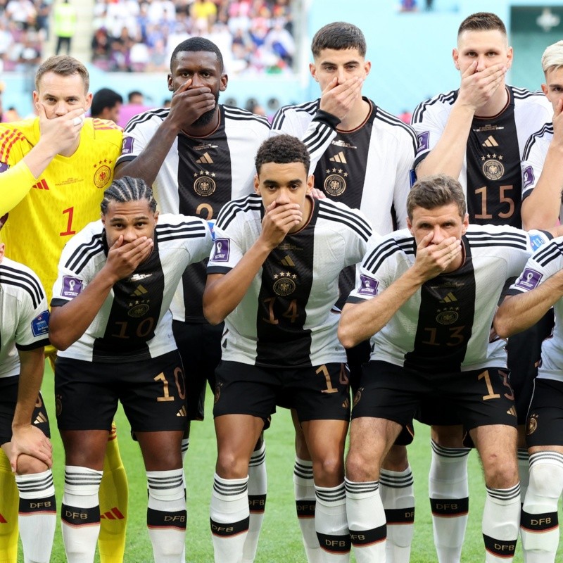 ¿Por qué los jugadores de Alemania se taparon la boca en la foto previa al duelo contra Japón?