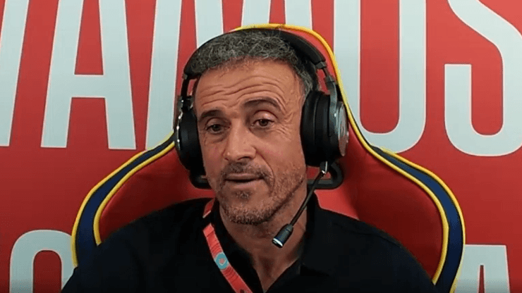 Luis Enrique causa furor con sus transmisiones en directo