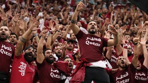 Los aficionados cataríes en el partido inaugural de la Copa del Mundo Qatar 2022.