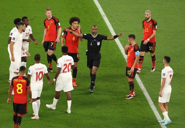 El africano dio vida al primer arbitraje polémico en Qatar 2022 | Foto: Getty Images El africano dio vida al primer arbitraje polémico en Qatar 2022 | Foto: Getty Images