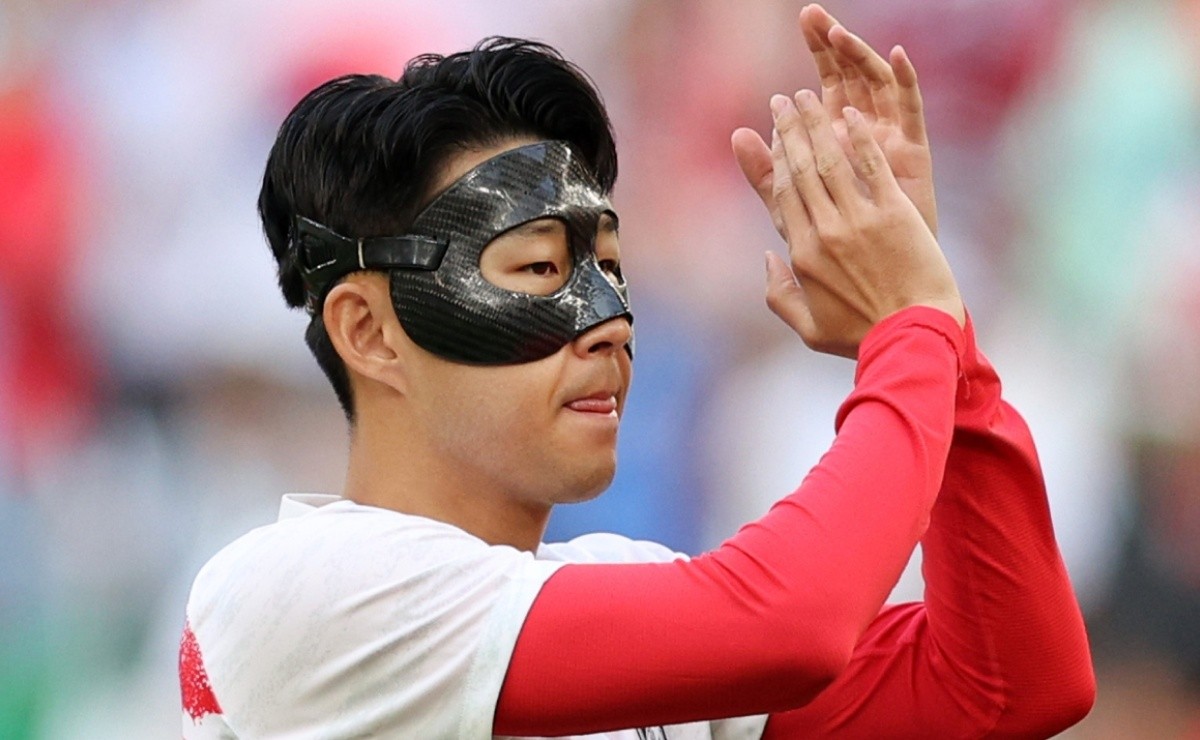 Why is South Korea's Son Heung-min wearing a mask at the 2022