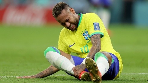 Neymar sufre con su tobillo y Tite espera tenerlo en Brasil.