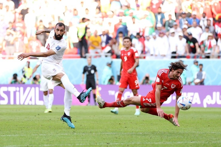 Sobre el final, Cheshmi marcó el merecido gol iraní (Getty Images)