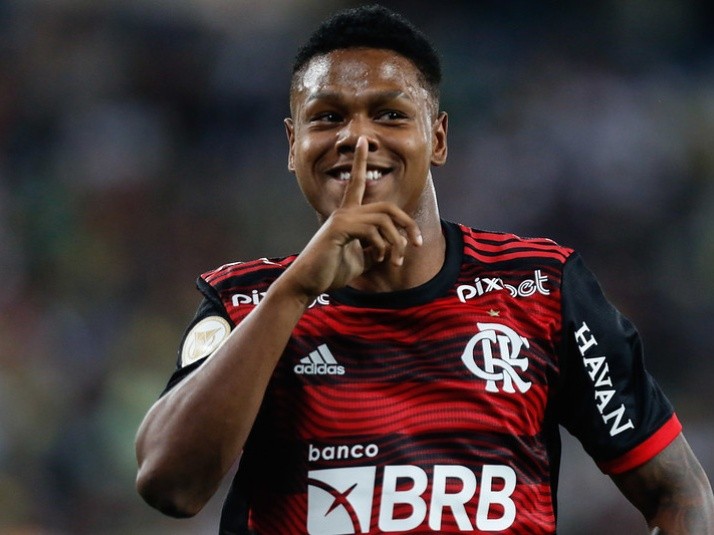 John Textor revela que quer levar Wesley, do Flamengo, ao Crystal