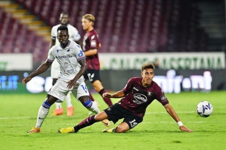 Valencia vio pocos minutos en su primer semestre en Italia | Foto: Instagram 