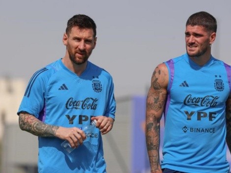 Sin tiempo que perder: la Selección volvió a los entrenamientos con un gran gesto de Messi y De Paul