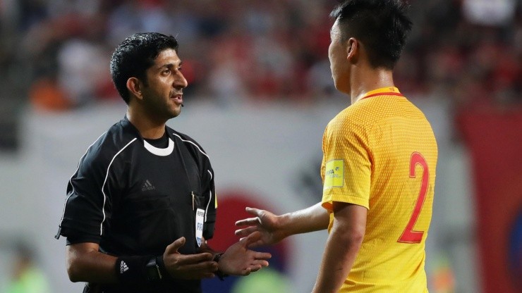 Mohammed Mohamed, el árbitro de Camerún vs. Serbia en el Mundial.