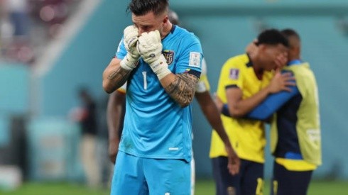 Un desconsolado Hernán Galindez llora la eliminación de Ecuador del mundial de Qatar 2022